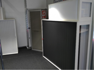 Armoire de grande largeur équipé d'un rail cassette